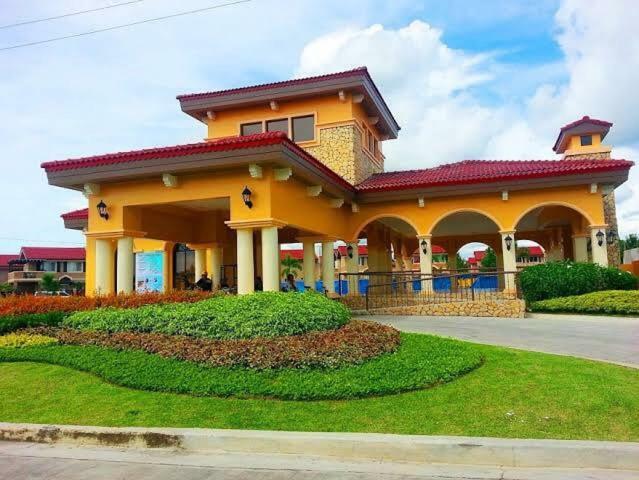Relaxing Home At Camella Bacolod, Near Airport, Rockwell, Terminals, Famous Resto المظهر الخارجي الصورة